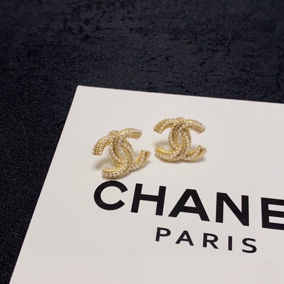 ✨✨Chanel earrings✨✨ - Picture 5 of 7